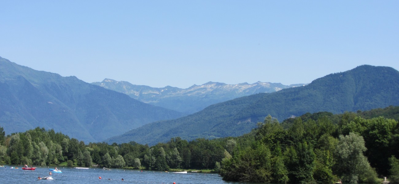 Camping en los Alpes - El lago y el macizo de Belledonne