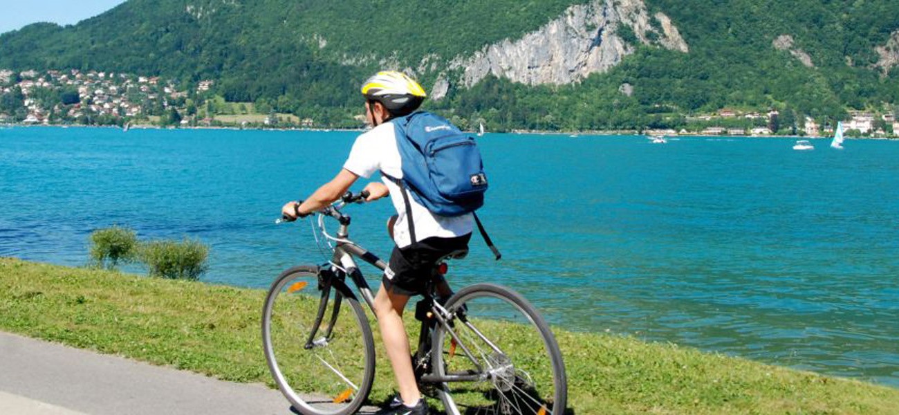 Actividades en el camping Lake Carouge - paseo en bicicleta por el lago Bourget.